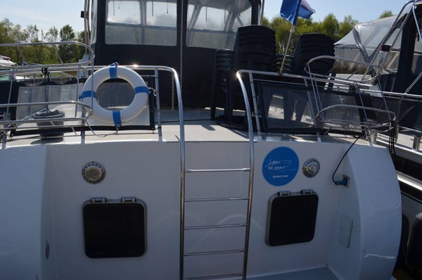 Heckansicht Motoryacht Tyvano 1450 Constellation
