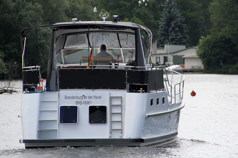 Heckansicht Motoryacht Passion Classic 12.60 Premium