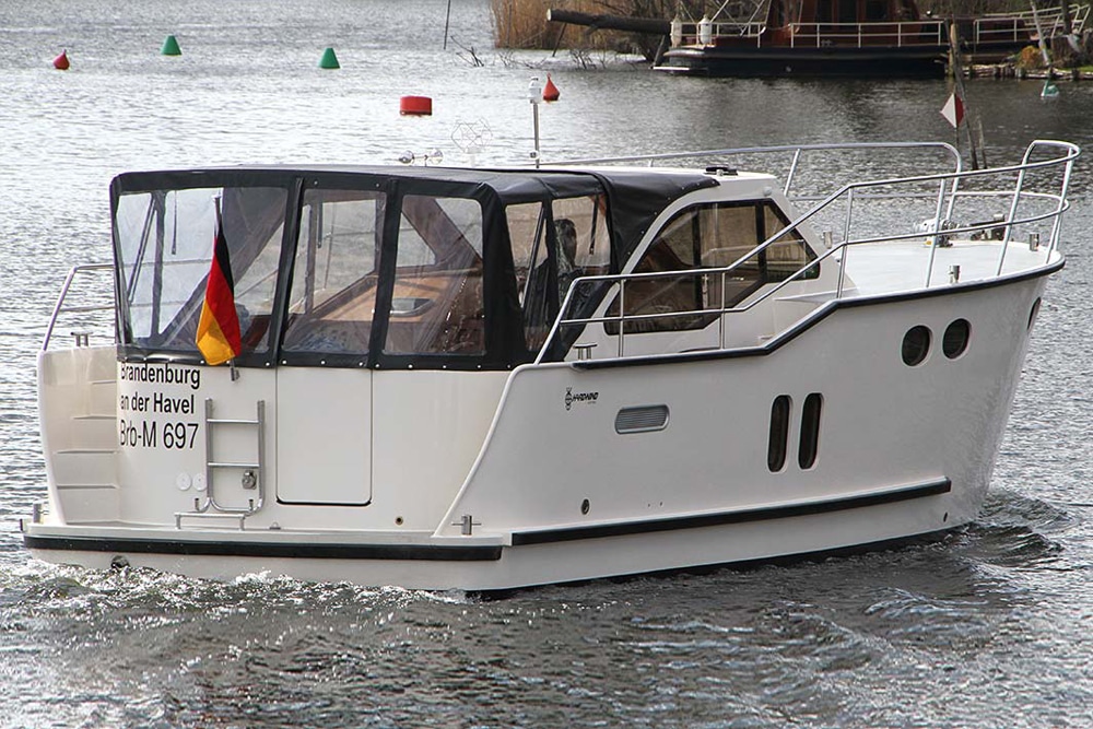 Heckansicht Motoryacht Passion 10.00 Sport