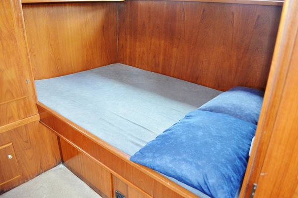 Heckkabine mit Doppelbett Motorboot Stabila Cruser 1320