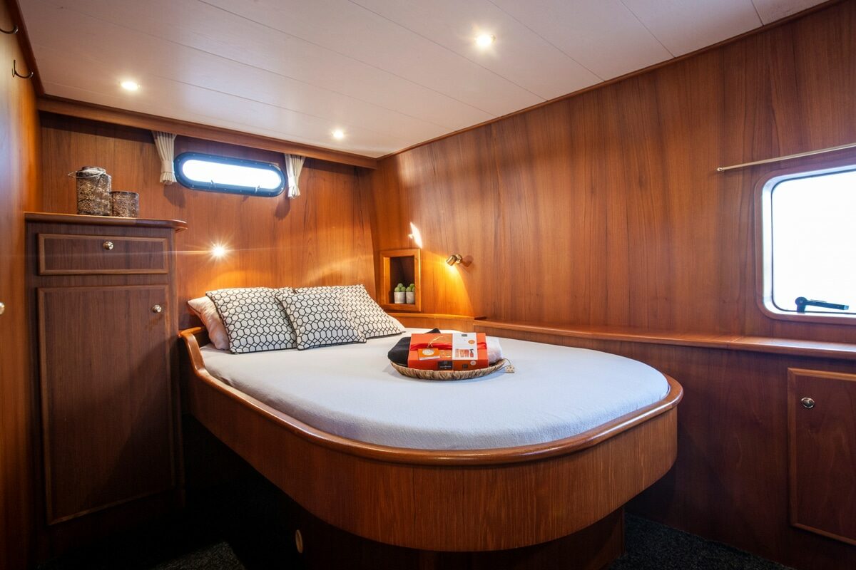 Heckkabine Motoryacht Irnzor 1220