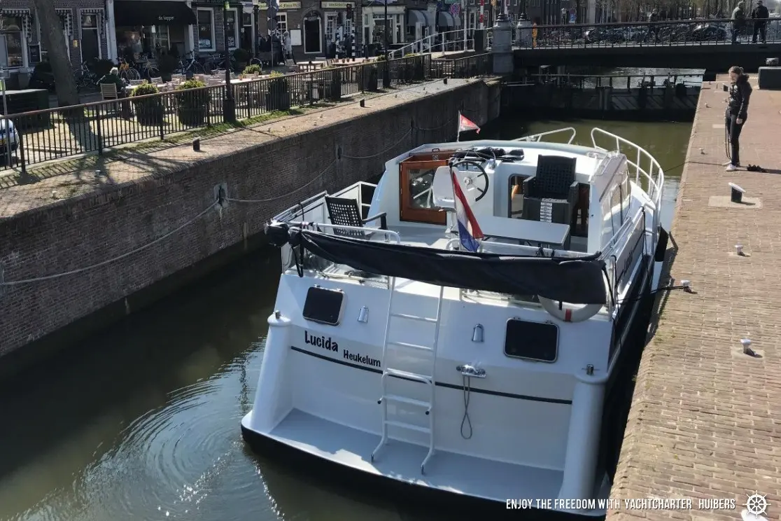 Heckansicht Lucida Holland