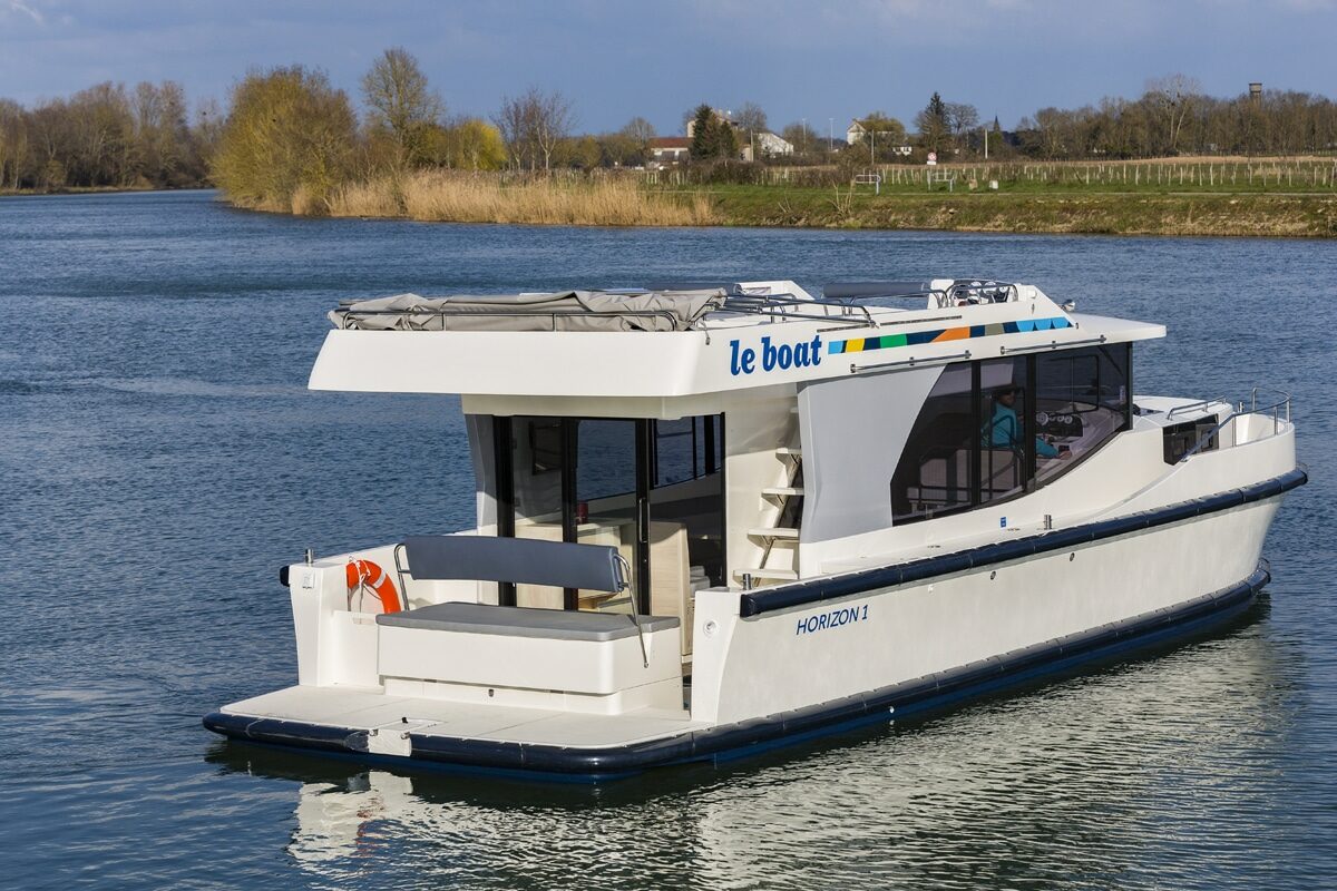 Heckansicht Horizon Boot