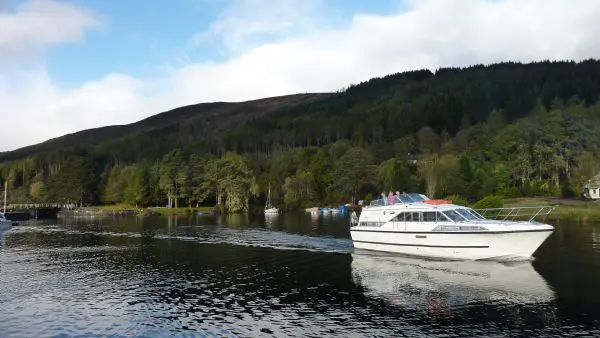 Taransay Hausboot auf Caledonian Canal