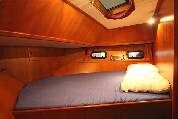 Achterkabine Wolvenjacht 1 Motorboot