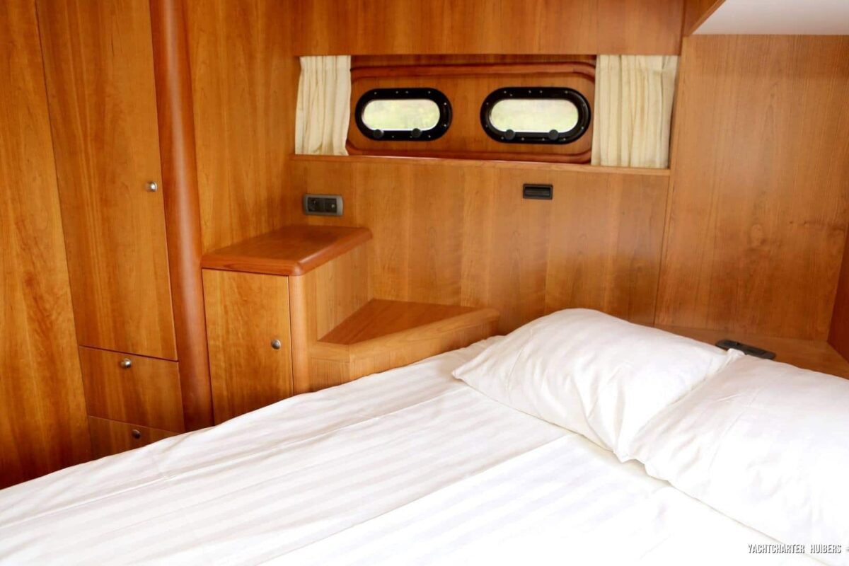 Heckkabine auf Motoryacht Royal