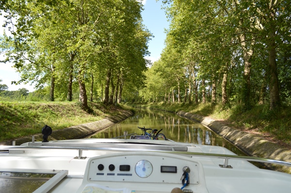 Am Kanal - Bootsfahrt und Entspannung