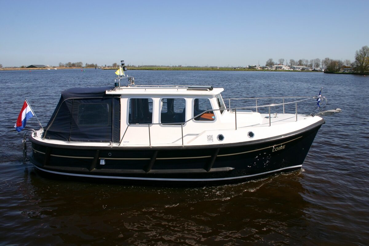 Motorboot Kent 27 - Yachtcharter Wetterwille