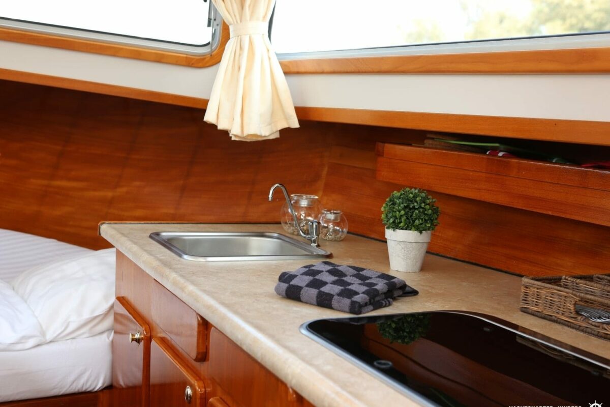Küche der Motoryacht Polaris