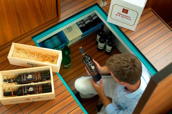 Weinschrank auf Linssen 34.9. Locaboat