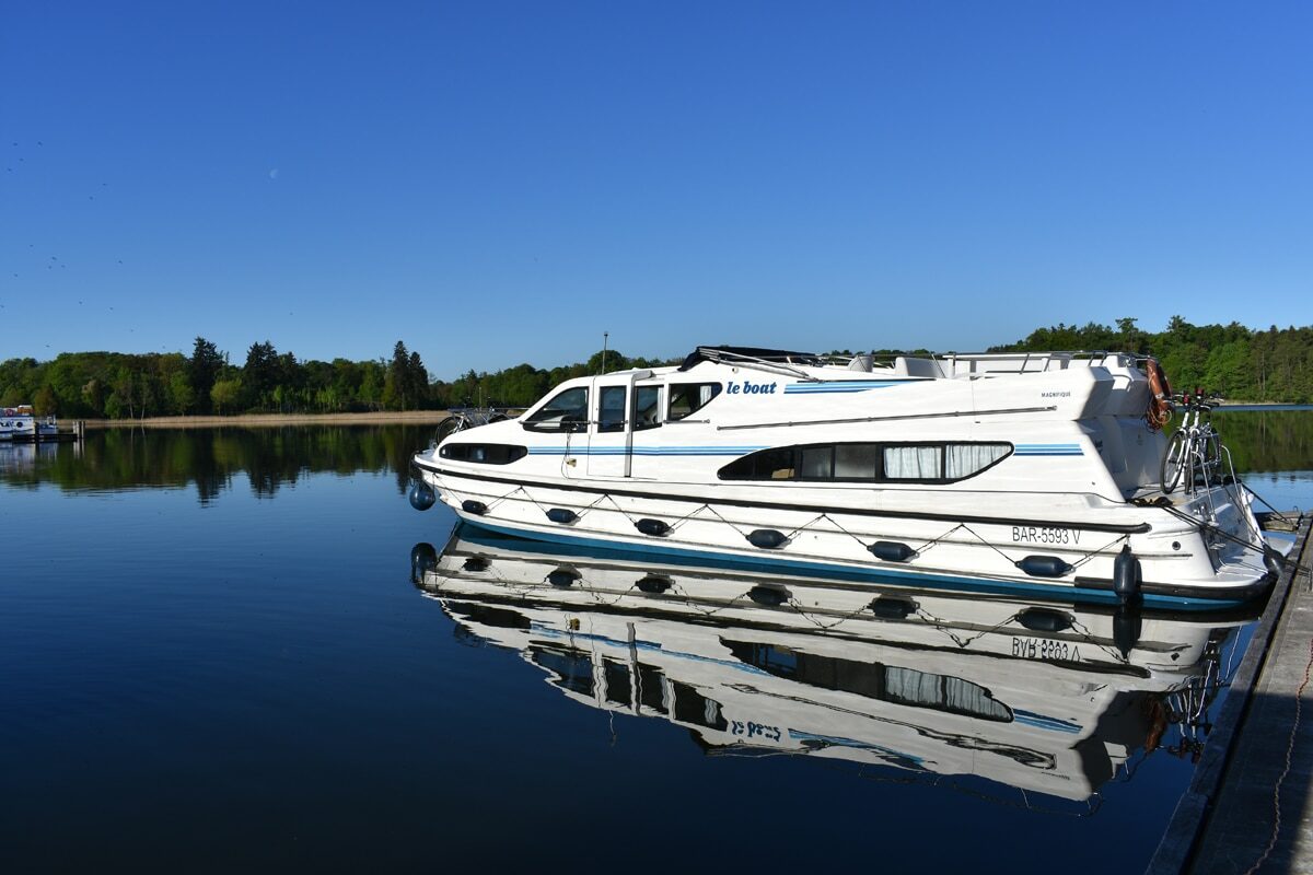 Boot Magnifique angelegt im Hafen