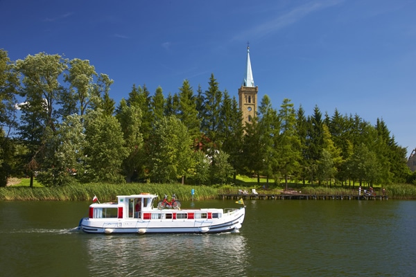 Masurische Seenplatte - Penichette Hausboot unterwegs