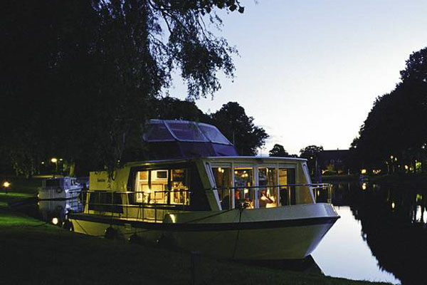 Motorboot Safari Houseboat 1050