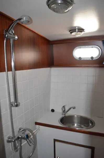 Nasszelle Motoryacht Tyvano 1450 Constellation