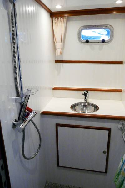 Nasszelle Motoryacht Renal 36 Drait 104 / 130