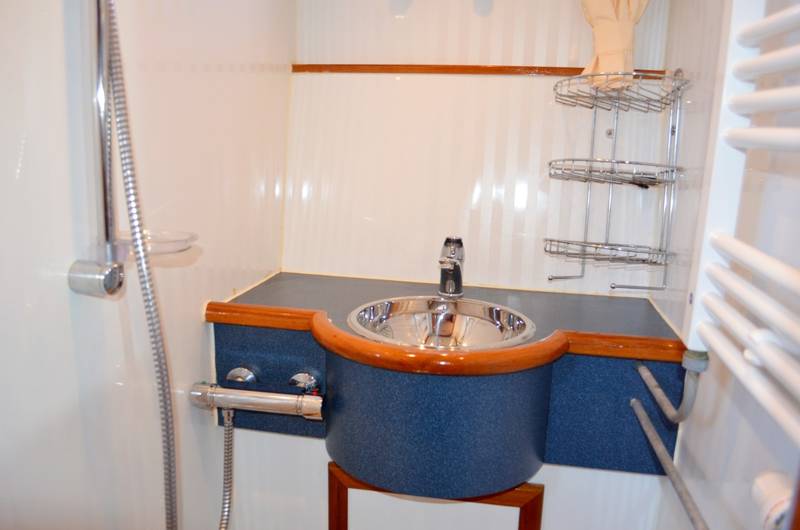 Nasszelle Motoryacht Advantage 38 Drait 88