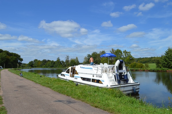 Naturanleger für Hausboote im Burgund