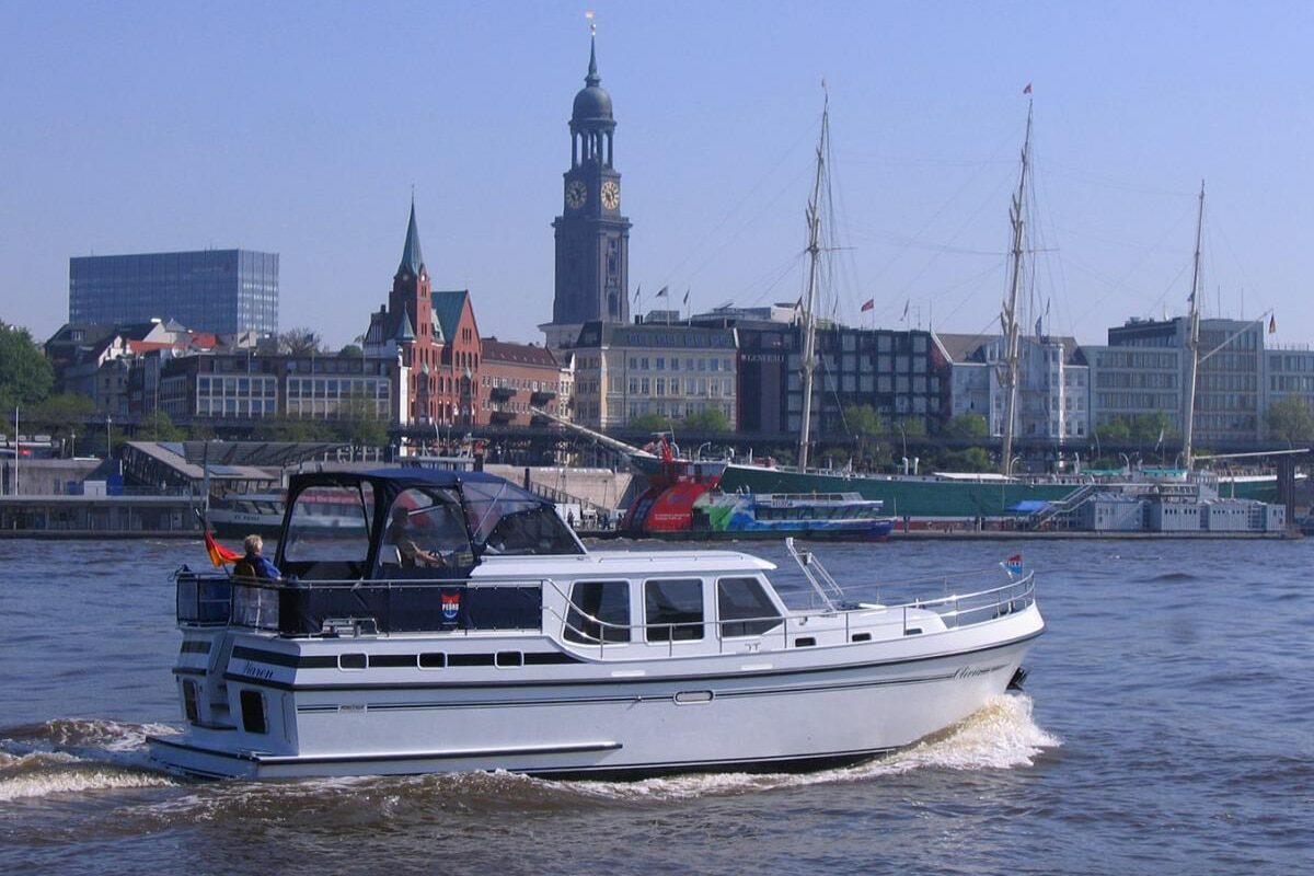 Pedro Levanto Motoryacht in Fahrt