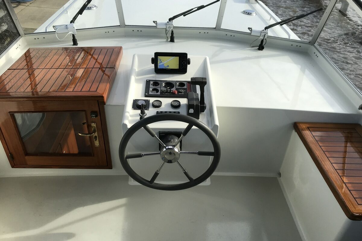 Außensteuerstand Privateer 34 Vienne