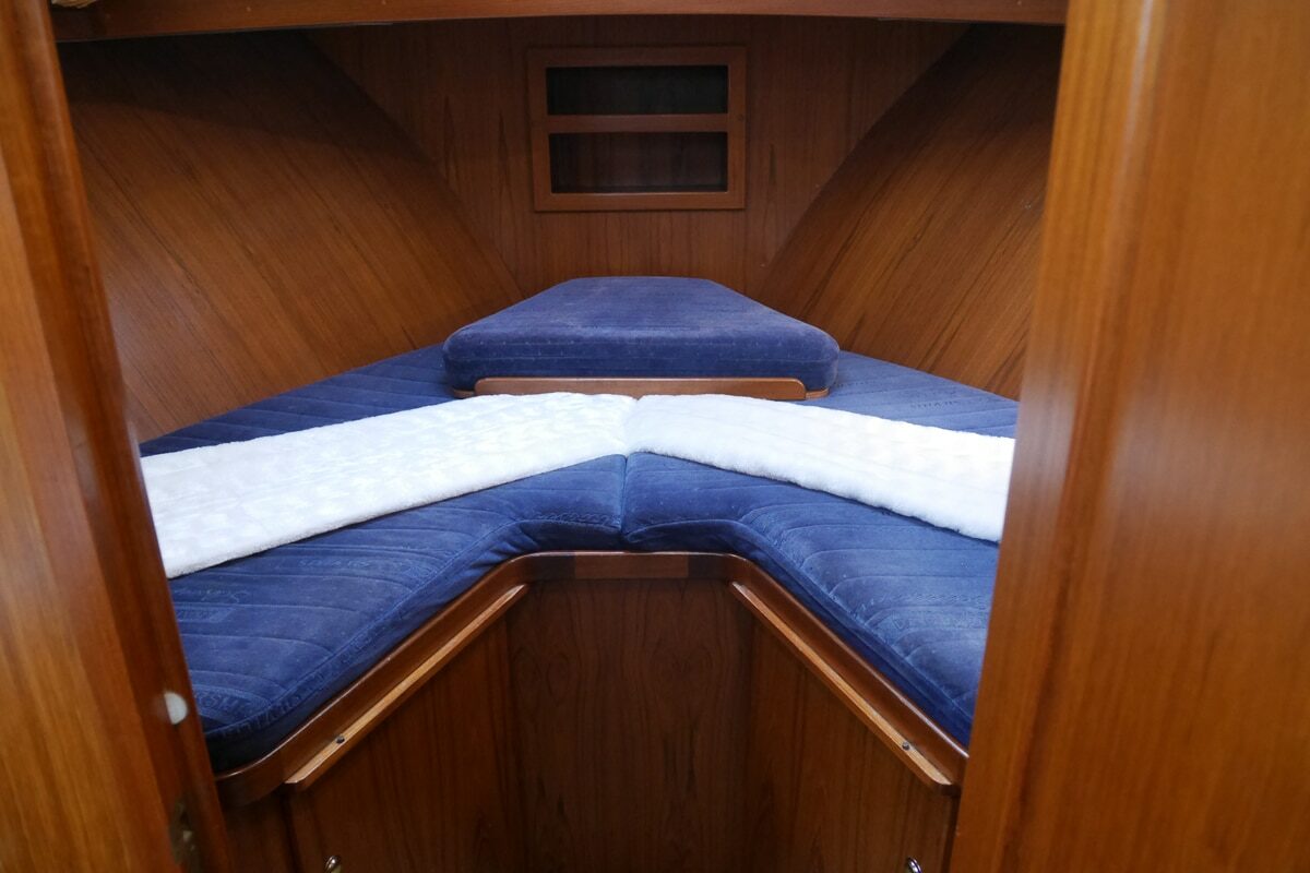 Bugkabine mit V-Bett Privateer Boot