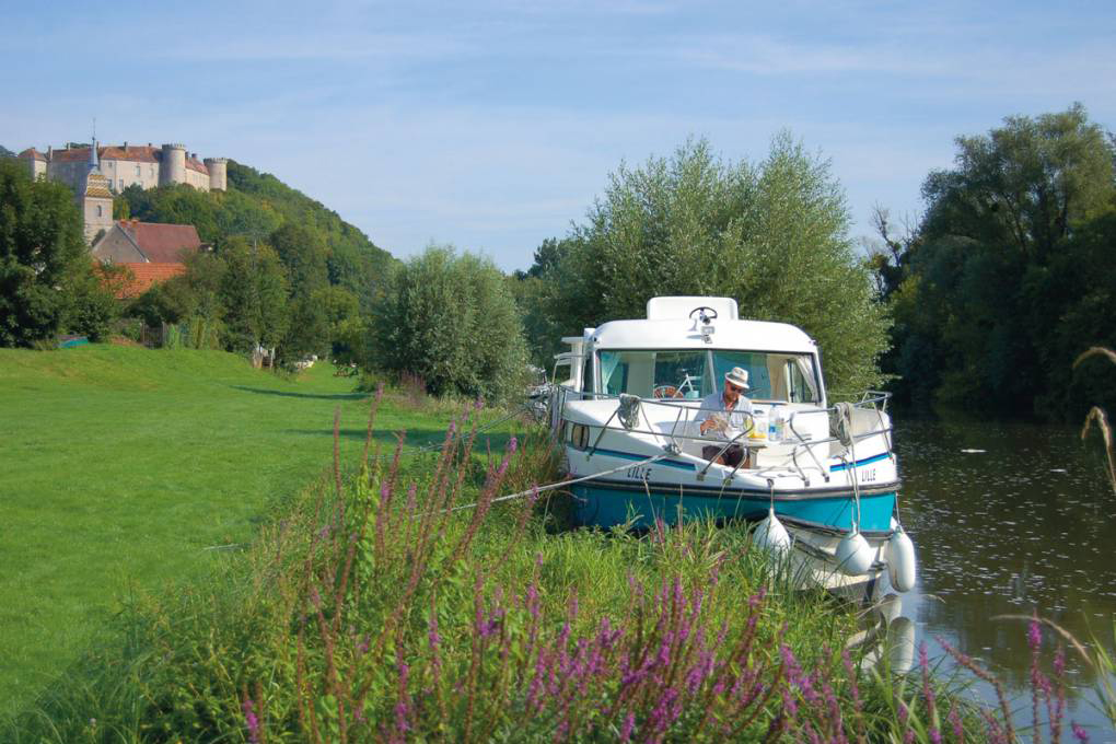 Ray sur Saone Hausboot Nicols angelegt