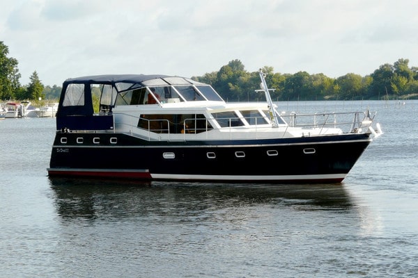 Motoryacht Renal 50 Drait 22 - Yachtcharter De Drait Brandenburg