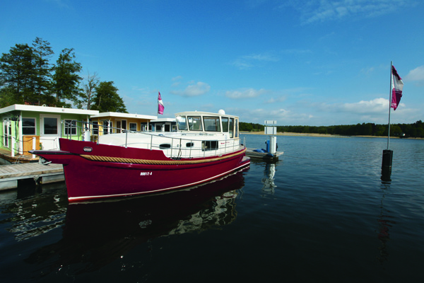 Riverboat angelegt Hafen Fürstenberg