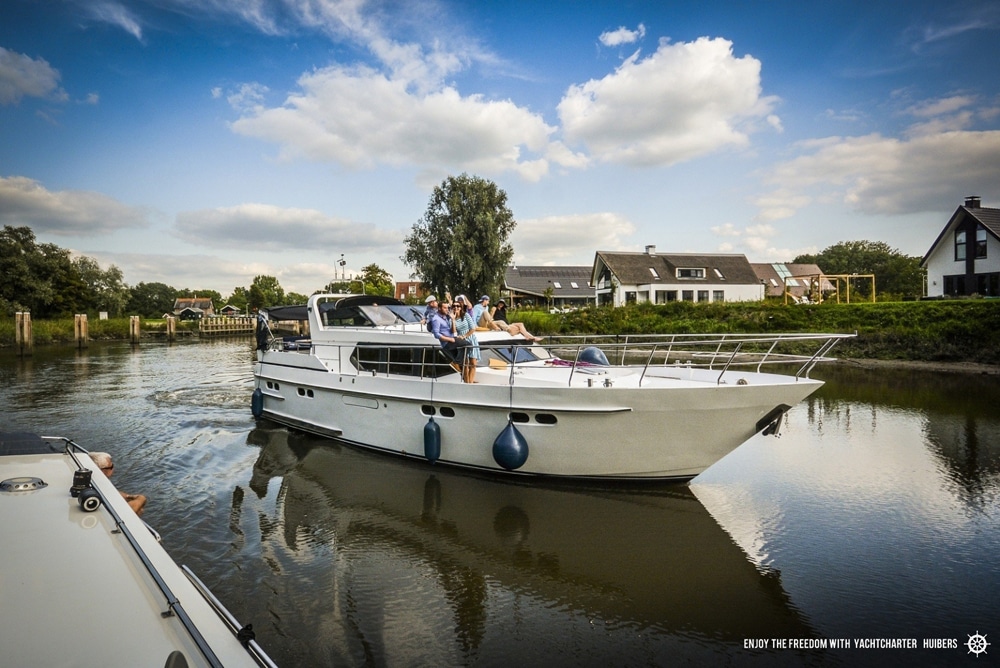 Motoryacht Royal - Yachtcharter Huibers