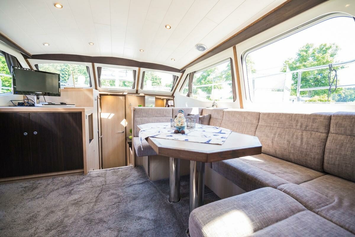 Salonbereich Motoryacht Aventura 43 Typ 1