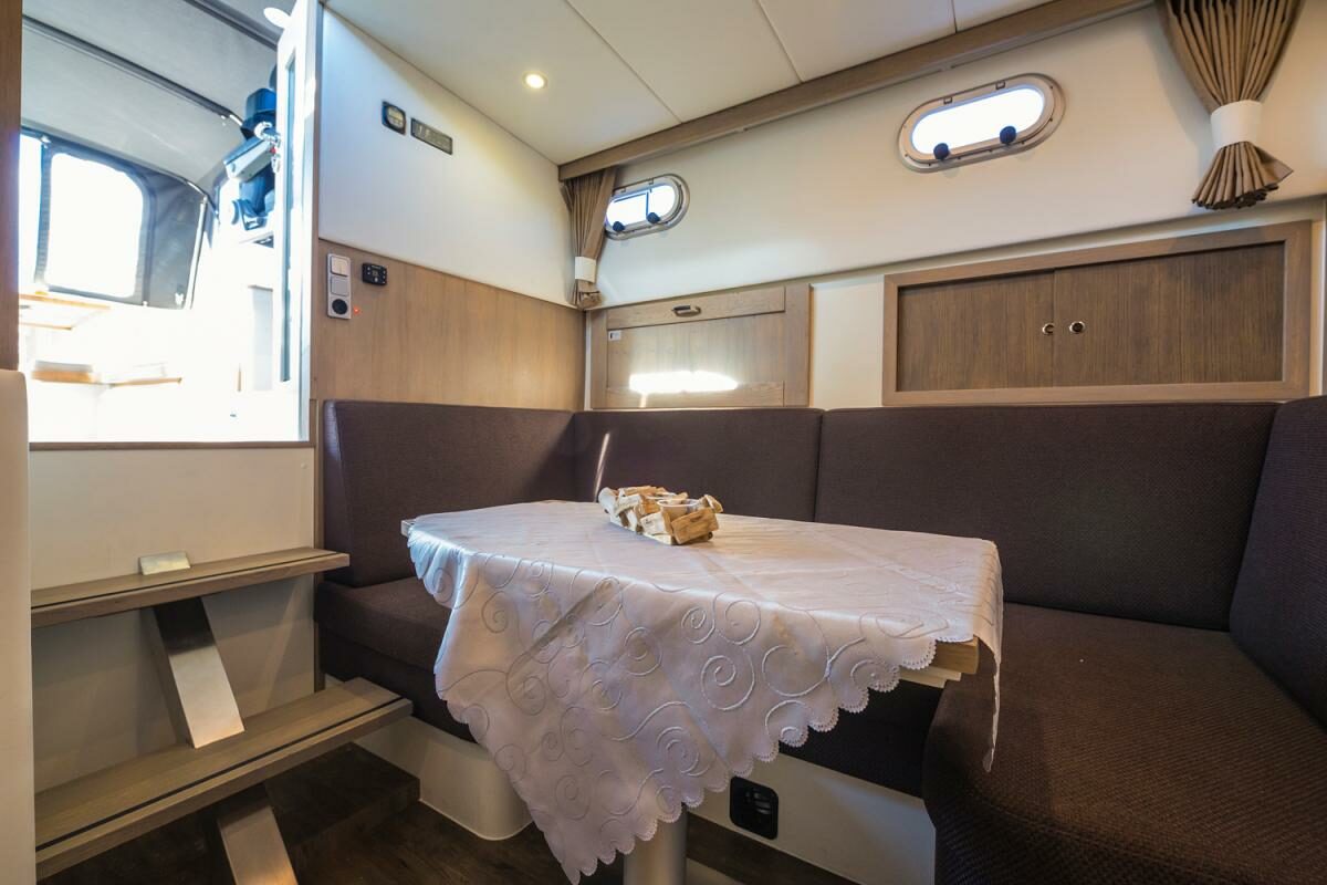 Salon und Wohnen auf Jetten 38 Cabrio