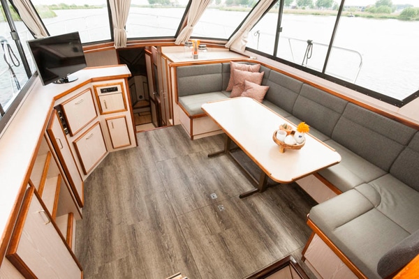 Salon Motoryacht Eagle 1250