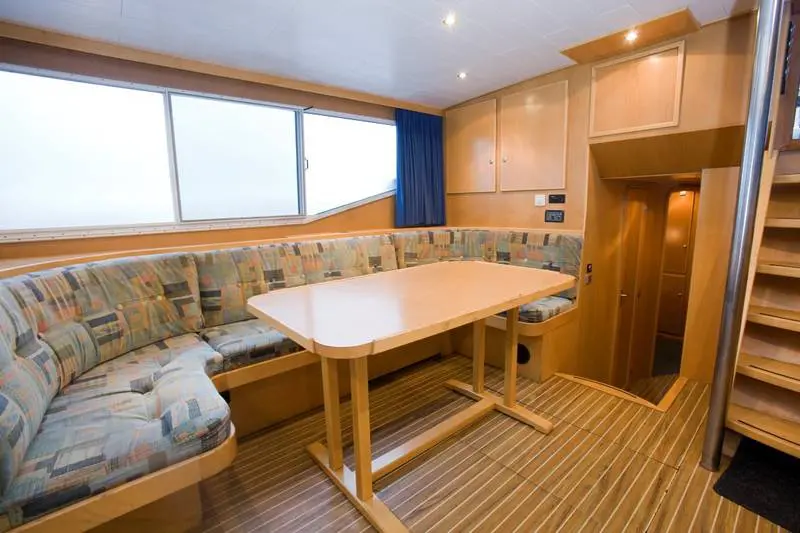 Sitzgruppe Tisch Motoryacht Renal 45 Drait 31 oder 32