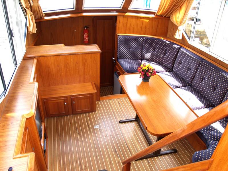 Salon Motoryacht Renal 36 Drait 42