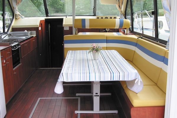 Salon Hausboot Nicols Sedan 1000