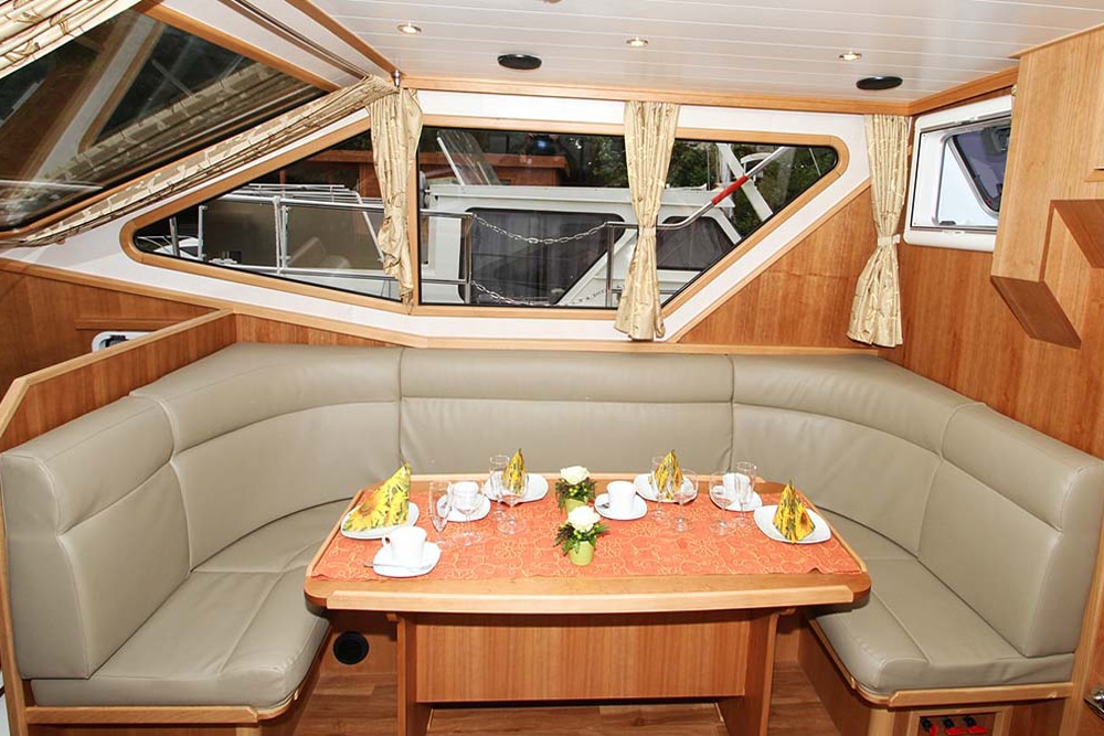Salon Motoryacht Passion Classic 10.80