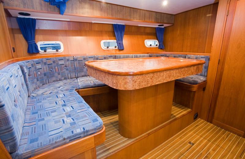 Sitzecke Tisch Motoryacht Renal 50 Pilot