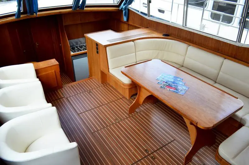 Salon Motoryacht Renal 50 Drait 19