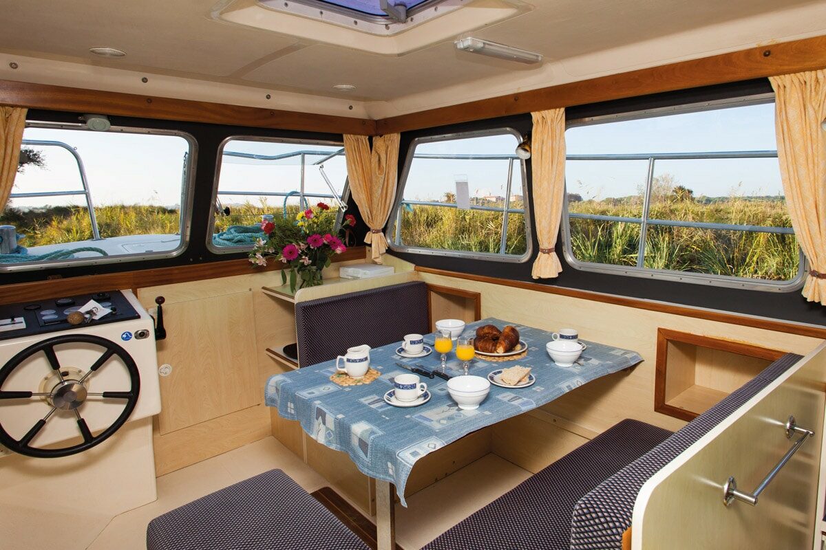 Wohnbereich Hausboot Sheba