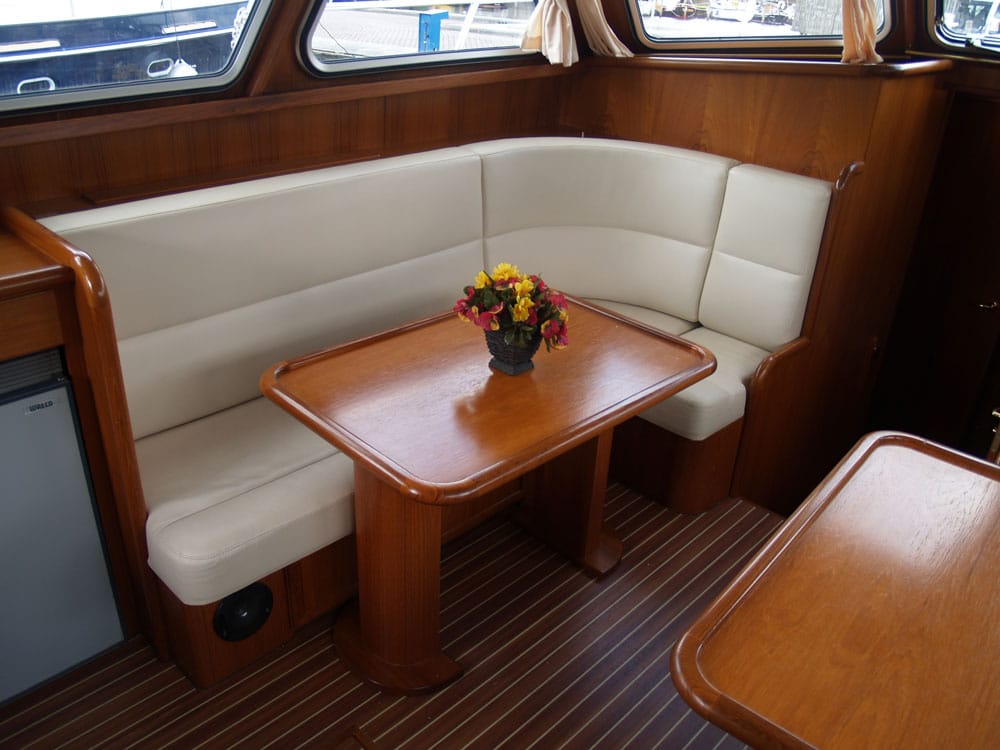 Sitzecke Motoryacht Impression 1280