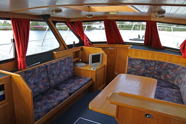 Salon Wolvenjacht 10 Motorboot