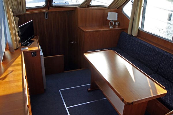 Salon Wolvenjacht 4 Motorboot