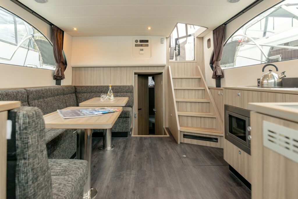 Jetten 41 Business Edition mit 3 Kabinen mieten - Yachtcharter Schulz