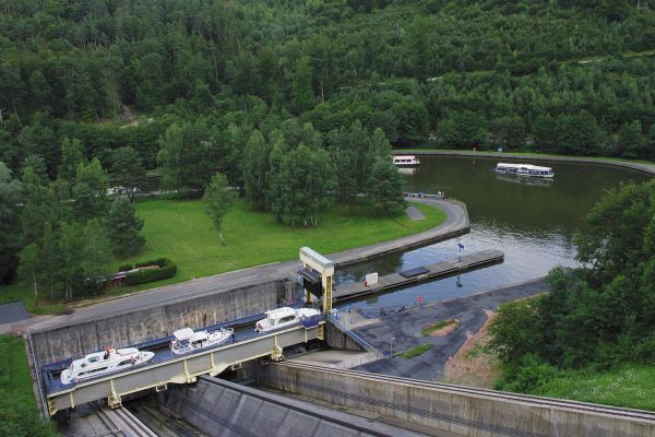 Schiffshebewerk Elsass in Arvziller für Hausboote