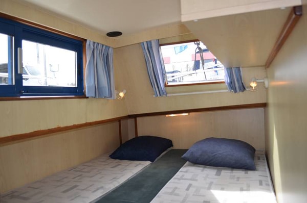 Schlafbereich Motoryacht Safari Houseboat 1050