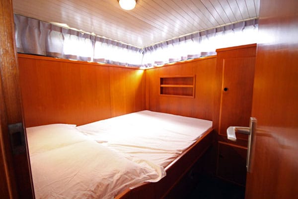 Heckkabine mit Doppelbett Wolvenjacht 9