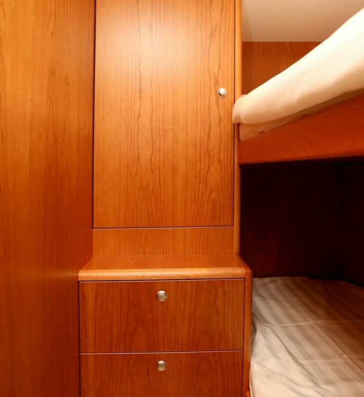 Schrank in Schlafkabine Motorboot Royal