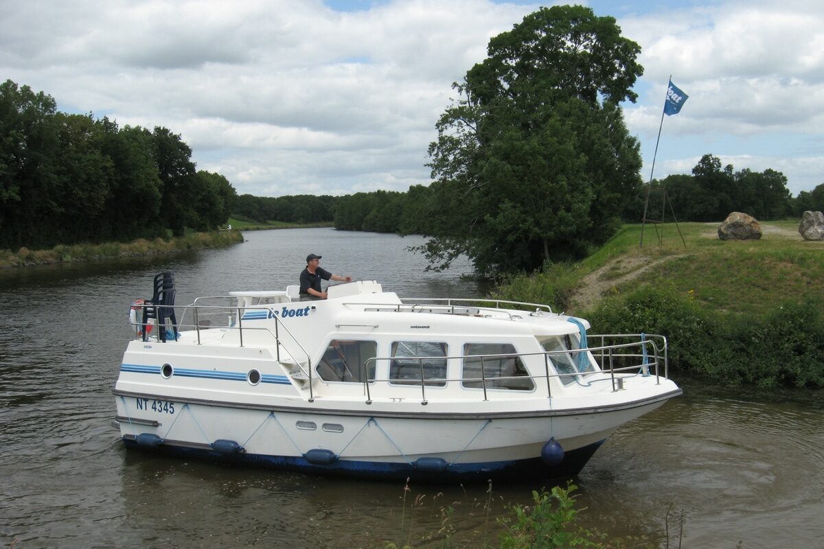 Hausboot Sheba seitliche Ansicht