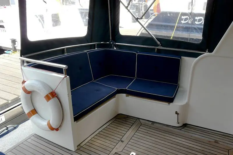 Sitzecke Außenbereich Motoryacht Bravoure 34 Drait 82