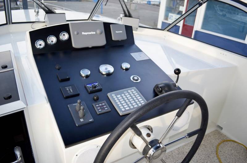 Steuerstand Motoryacht DeLuxe 42