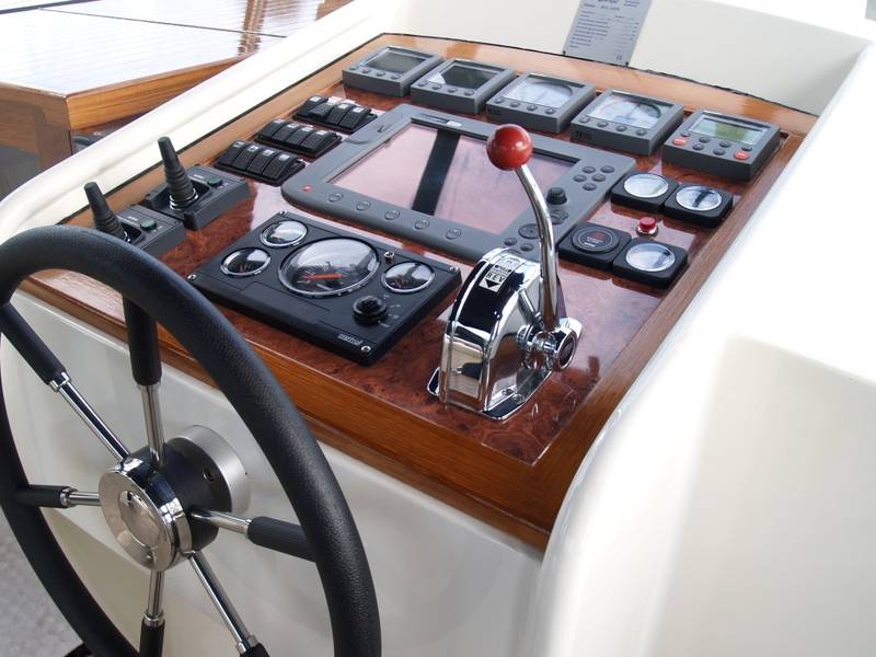 Steuerstand Motoryacht Classicline 1300 Drait 52